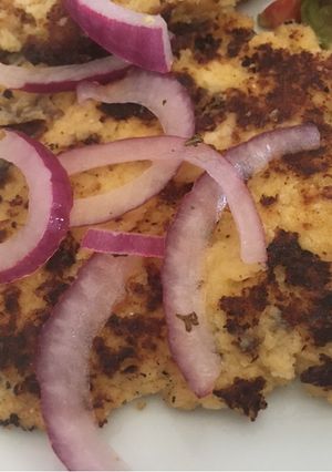 Una foto de Tortitas de coliflor con quesoUna receta baja en carbohidratos