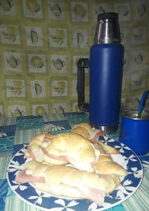 Una foto de Medialunas fáciles y económicas