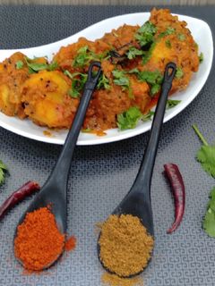 ભરેલા બટાકા નું શાક (Bharela Bataka Shak Recipe In Gujarati) રેસીપી મુખ્ય ફોટો