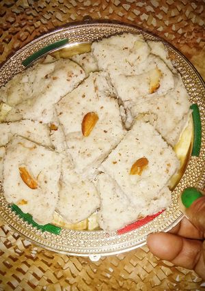 मखाना बर्फी रेसिपी मुख्य फोटो