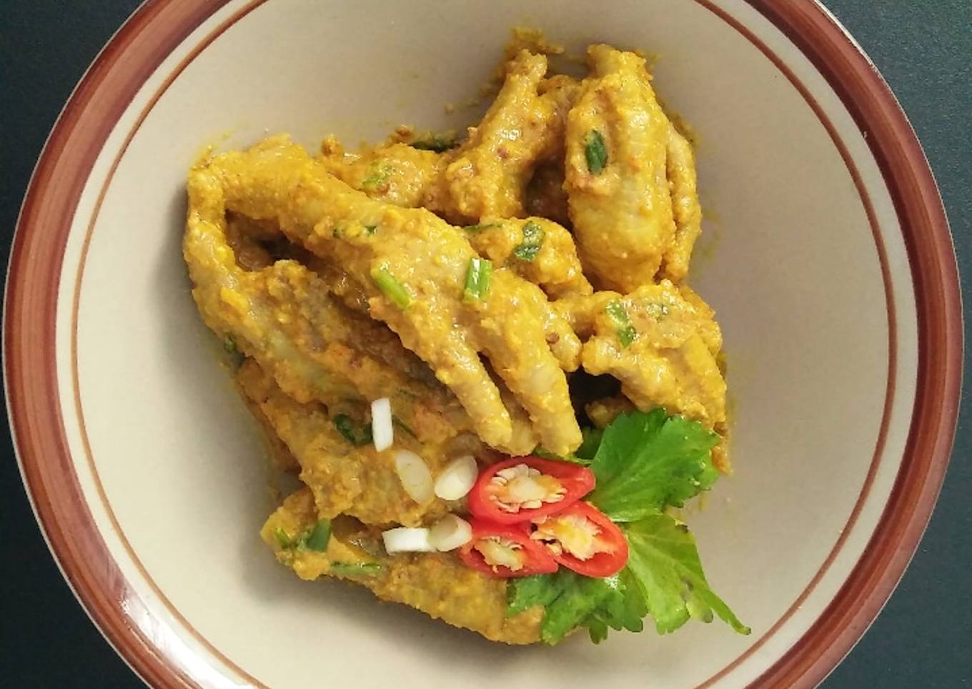Ceker pedas bumbu kuning
