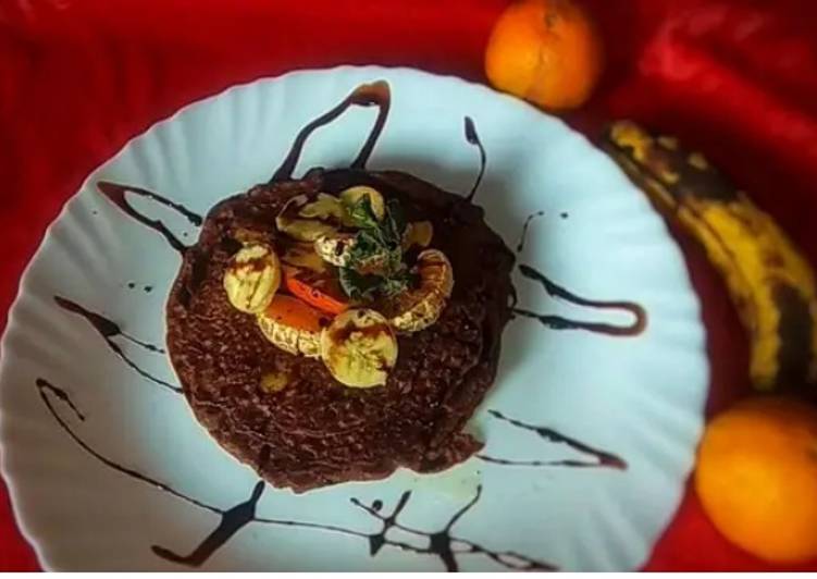 Simple Way to Make Speedy Chocolate Banana Peanut Fruit Pancake With Choco Sauce