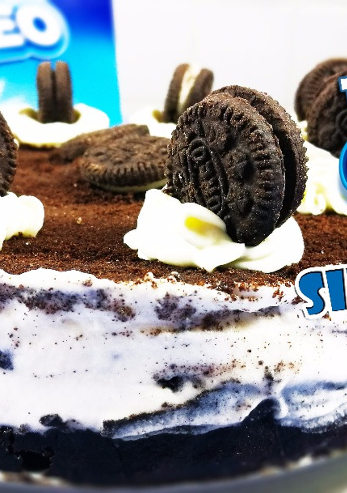 Una foto de Tarta de Oreo | Sin Horno y sin gelatina o grenetina | Fácil y Deliciosa 🍰