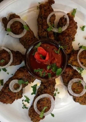 A picture of Tawa seekh kabab.