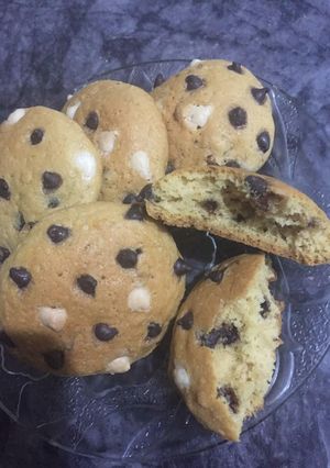 A picture of Chocolate chip cookies.