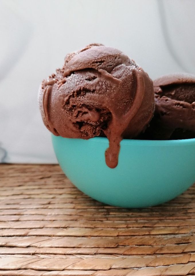 Una foto de Gelato doble chocolate