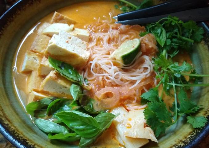 Steps to Make Favorite Thai Red Curry Rice Noodles