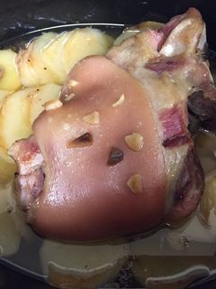 Una foto de Codillo Crock pot