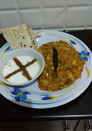 વેજીટેબલ ખીચડી રેસીપી મુખ્ય ફોટો