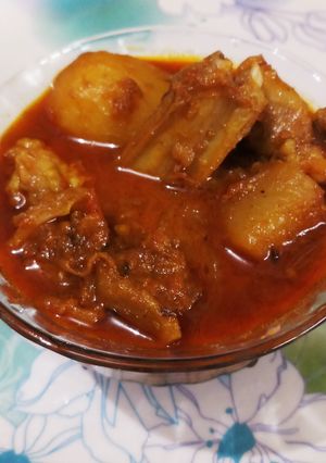 পেঁপে আলু দিয়ে খাসির মাংসের ঝোল(Pepe alu diye khasir mangso recipe in Bengali) রেসিপির প্রধান ছবি