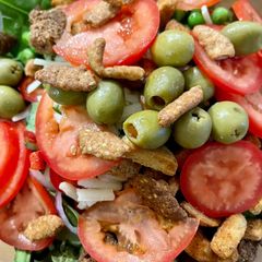 A picture of Summer Salad with Spinach.