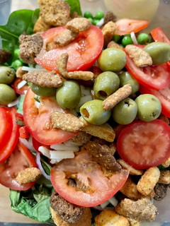 A picture of Summer Salad with Spinach.