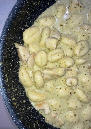 A picture of Chicken Pesto Mozzarella Gnocchi.