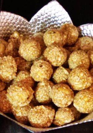 तीळ लाडू (Til Ladoo Recipe In Marathi) रेसिपी चे मुख्य फोटो 