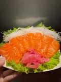 Sashimi cá hồi gây nghiện