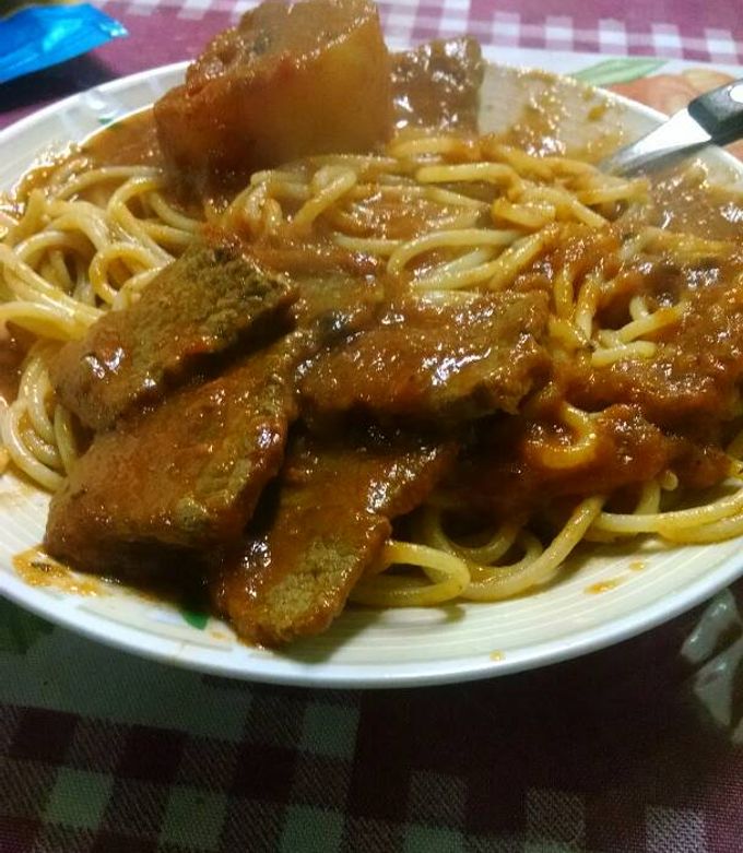 Una foto de Fideitos con carne y papas 😍