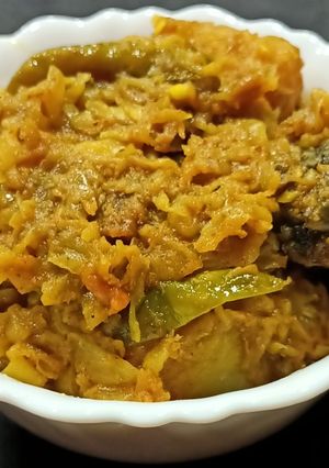 মাছের মাথা দিয়ে বাঁধাকপি (macher matha diye bandhakopi recipe in Bengali) রেসিপির প্রধান ছবি