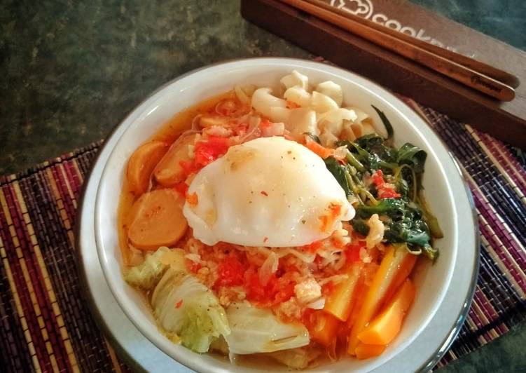 How to Cook Delicious Budae Jjigae (부대 찌개)