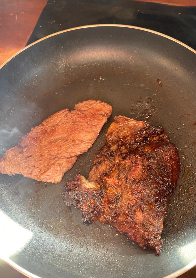 Una foto de Filete de vacuno salteado con orégano y mantequilla