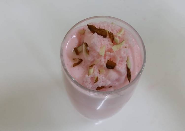 Step-by-Step Guide to Prepare Quick Ice-cream Lassi