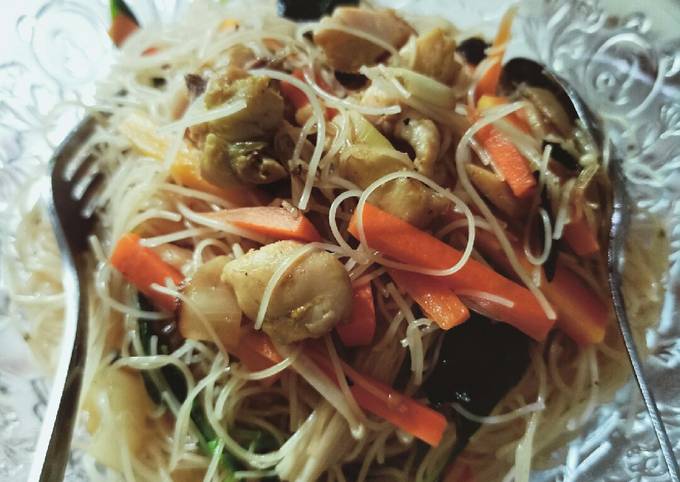 Japchae sederhana (bihun goreng korea)