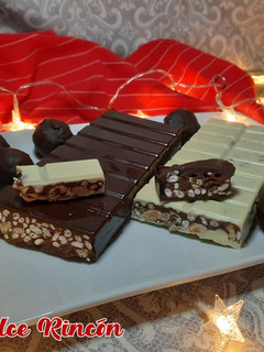 Una foto de 🌟Turrón casero tipo Suchard clásico y blanco 🎄