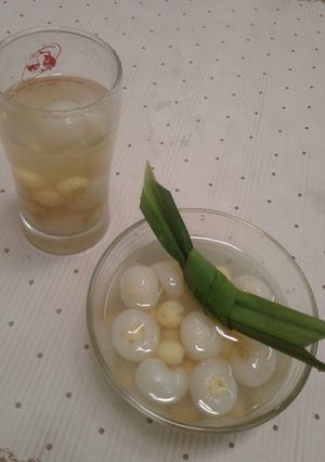 Hình của món Chè sen long nhãn lá dứa.