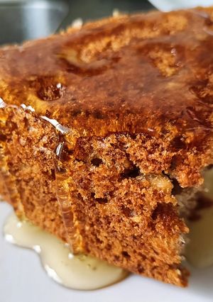A picture of Apple Cinnamon and Honey Cake.