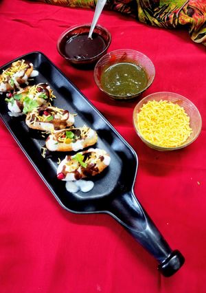 A picture of Golgappe Chaat.