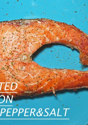 A picture of Simple Oven Dish: Black Pepper Salt-Baked Salmon / How to Choose Fresh Salmon / How to Preserve.