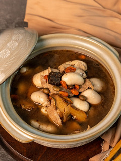 【老菜脯麻油松阪雞佛湯】大雪節氣燉湯,瑞氣嫩Q好滋養 的食譜成品照片