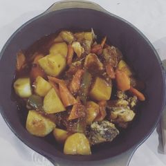 A picture of Chicken Afritada.