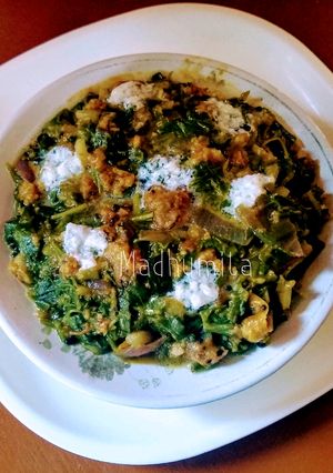A picture of Palak Veggies and Urad dal Bodi Tarkari.