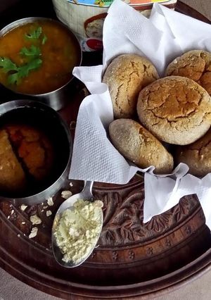 A picture of Oats Batti....baking.