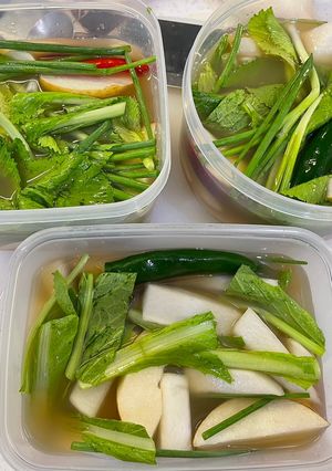 Hình của món Kim Chi Nước Củ Cải Hàn Quốc 동치미.