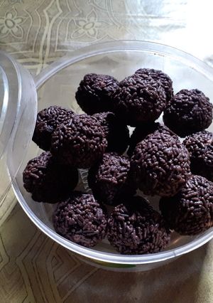 Foto resep 12. Bola-bola Coklat Regal