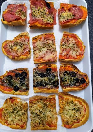 Una foto de Pan pizza rústico variados