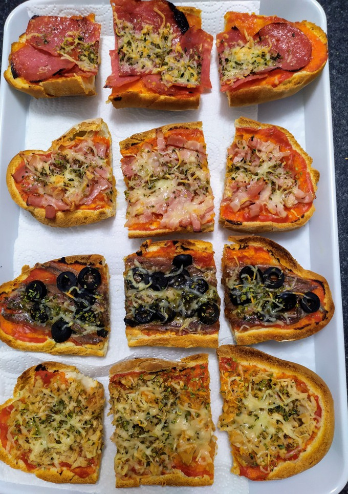 Una foto de Pan pizza rústico variados