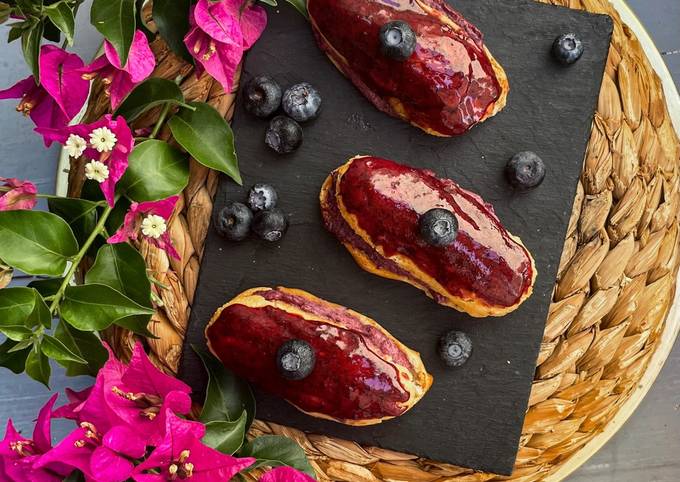 Sommer Eclairs mit Heidelbeer-Brombeer-Füllung