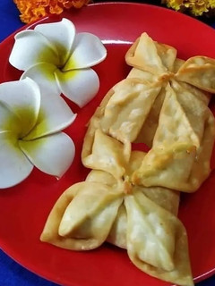 डिजाइनर समोसा (designer samosa recipe in Hindi) रेसिपी मुख्य फोटो