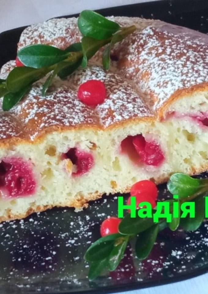 Пиріг з вишнями
