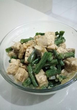 Foto resep Tumis simple (kacang panjang & tempe with terasi madura)