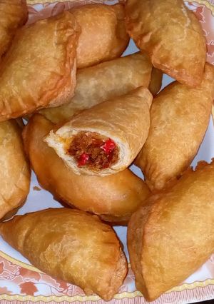 A picture of Fried Meat pie.