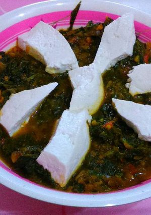 A picture of Palak paneer.
