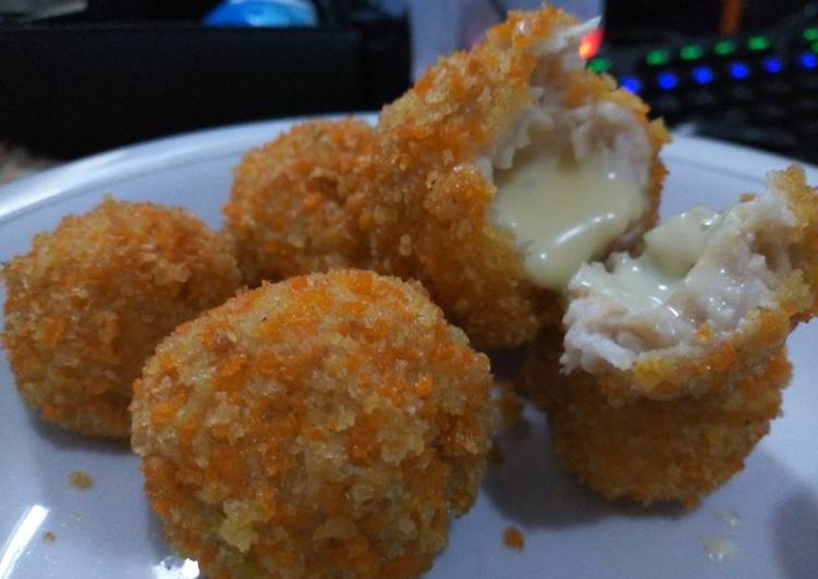 Bagaimana Menyiapkan Chicken cheese balls, Bikin Ngiler