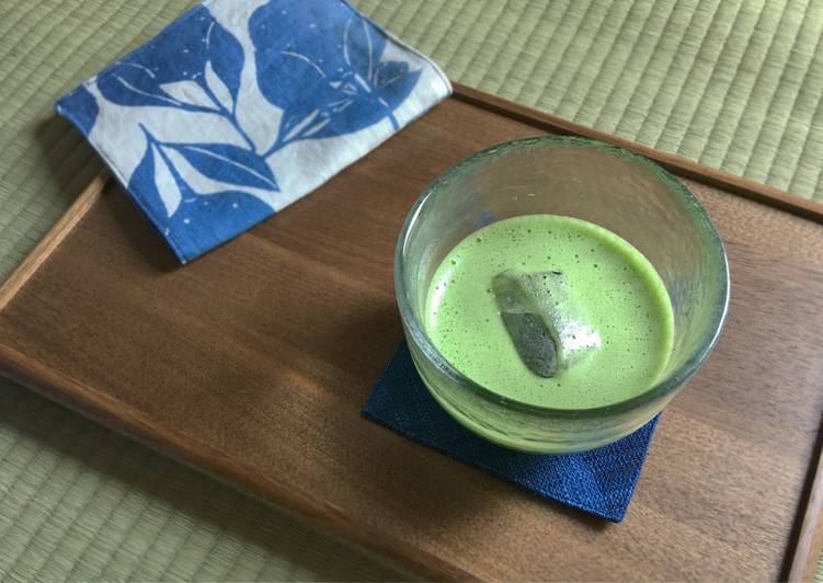 Steps to Make Iced Matcha