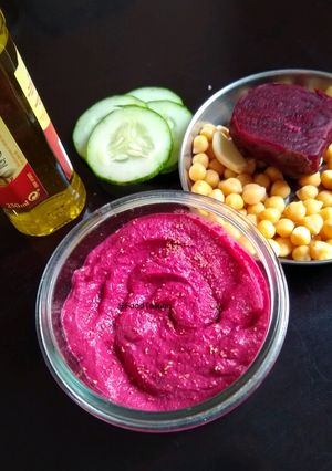 A picture of Beetroot Humus.