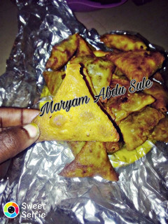 A picture of How to fry frozen Samosa.