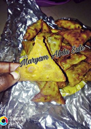 A picture of How to fry frozen Samosa.