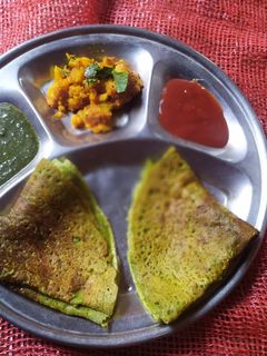 बेसन पालक चीला रेसिपी मुख्य फोटो